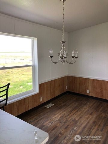 20996 SE RD 2, Warden, WA 98857