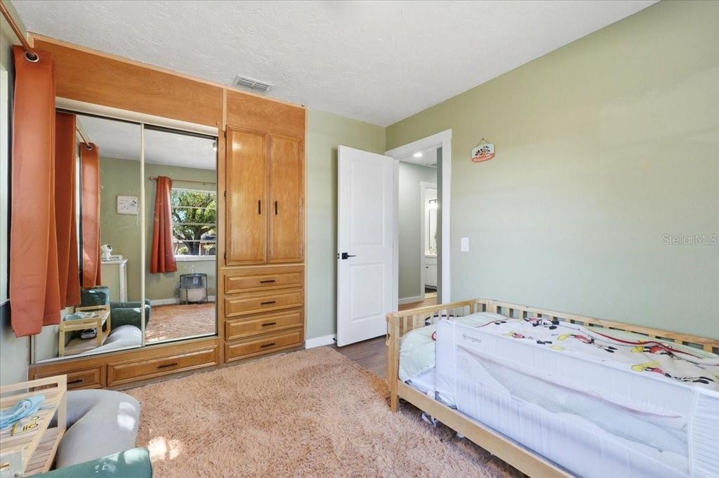 Image 16 of property listing at 215 CARLA ANN COURT, Auburndale, FL 33823
