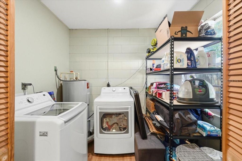 Image 20 of property listing at 215 CARLA ANN COURT, Auburndale, FL 33823