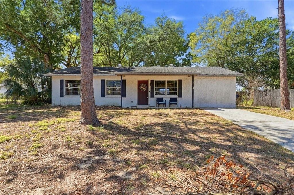 Image 24 of property listing at 215 CARLA ANN COURT, Auburndale, FL 33823