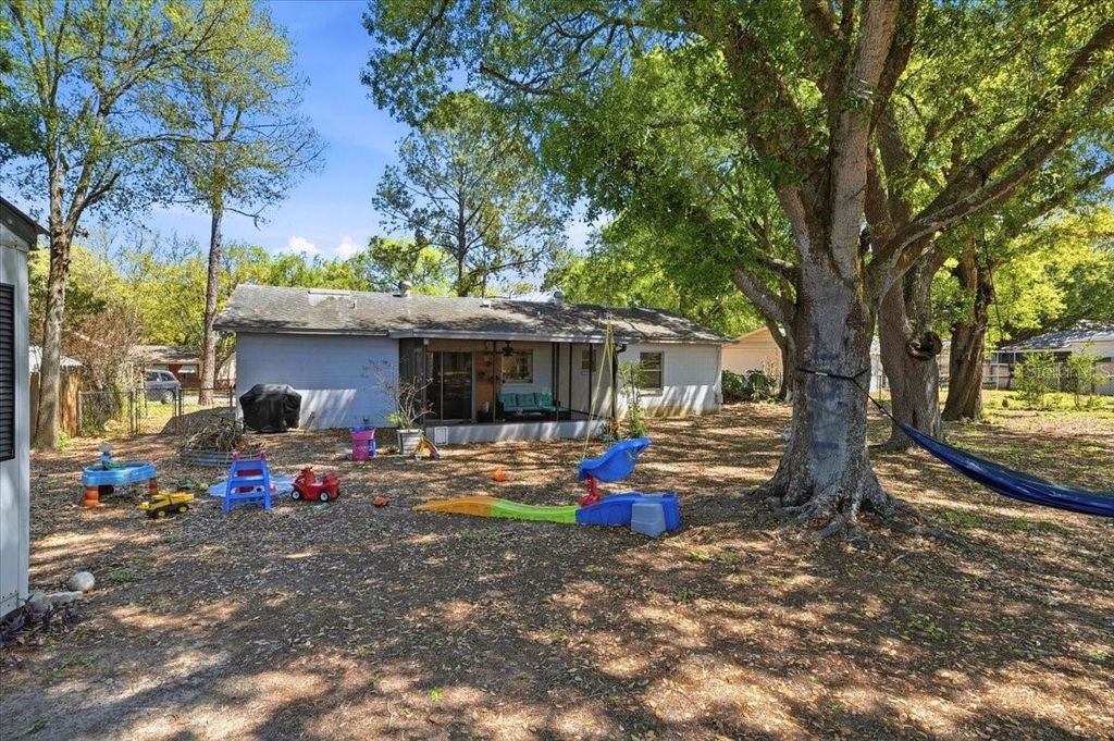 Image 28 of property listing at 215 CARLA ANN COURT, Auburndale, FL 33823