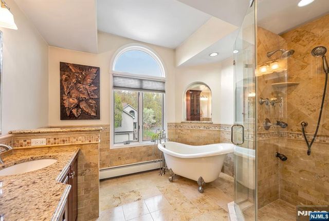 702 Holly Court T125, Norwood, NJ 07648