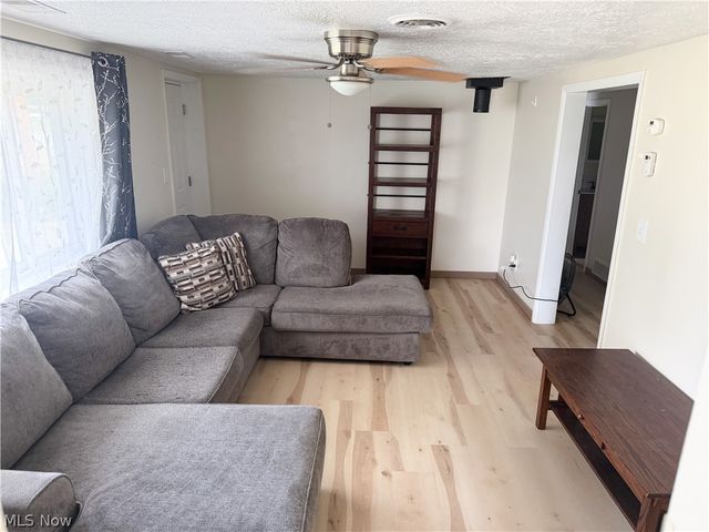 2807 Warren Burton Road, Southington, OH 44470