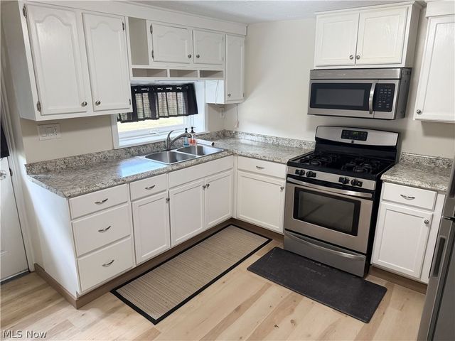 2807 Warren Burton Road, Southington, OH 44470