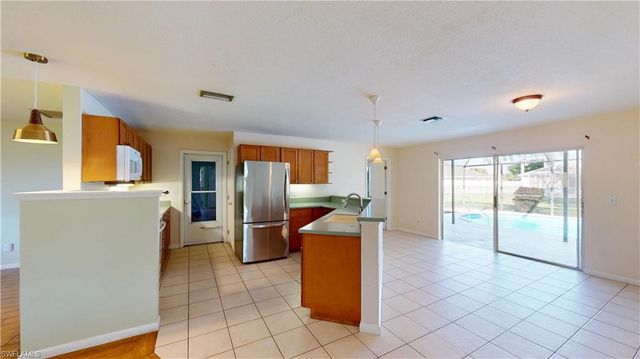 3819 SE 12th AVE, Cape Coral, FL 33904