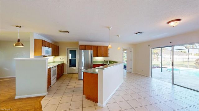 3819 SE 12th AVE, Cape Coral, FL 33904