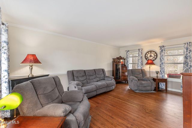 32 Bancker Avenue, Glenville, NY 12302