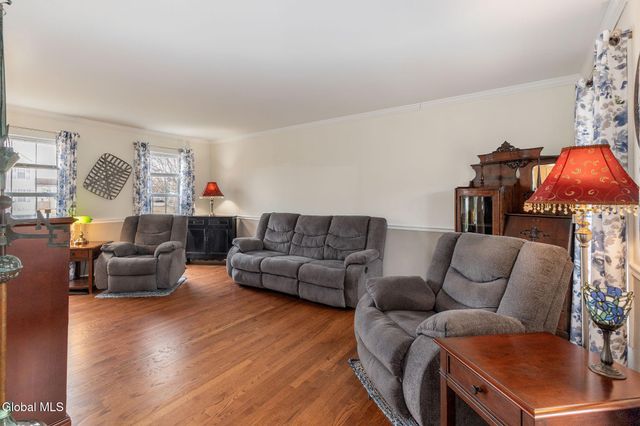 32 Bancker Avenue, Glenville, NY 12302