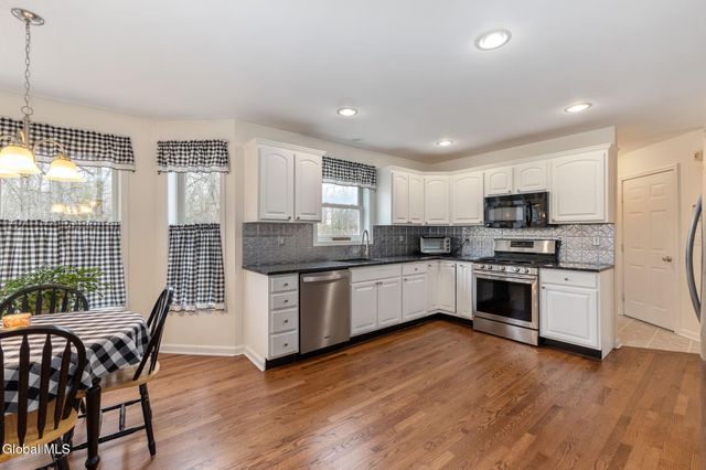 32 Bancker Avenue, Glenville, NY 12302