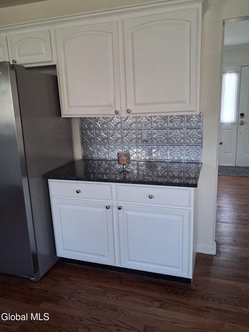 32 Bancker Avenue, Glenville, NY 12302