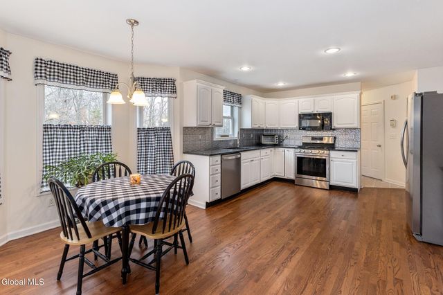 32 Bancker Avenue, Glenville, NY 12302