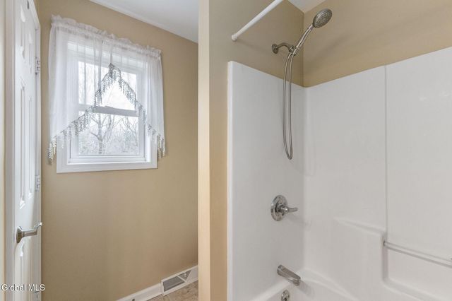 32 Bancker Avenue, Glenville, NY 12302