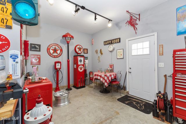 32 Bancker Avenue, Glenville, NY 12302