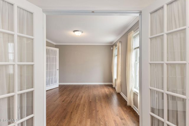 32 Bancker Avenue, Glenville, NY 12302