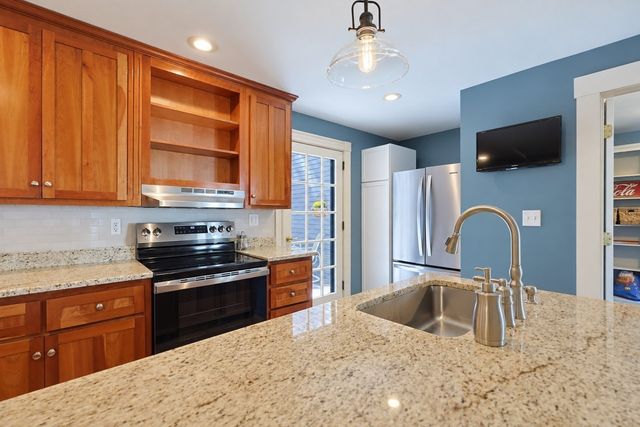 40 Lydon, Norwood, MA 02062