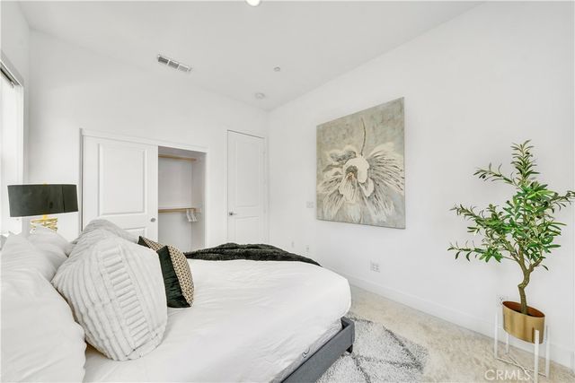 141 Sawbuck, Irvine, CA 92618