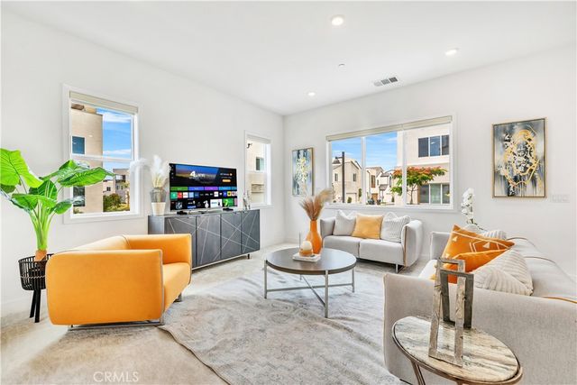 141 Sawbuck, Irvine, CA 92618
