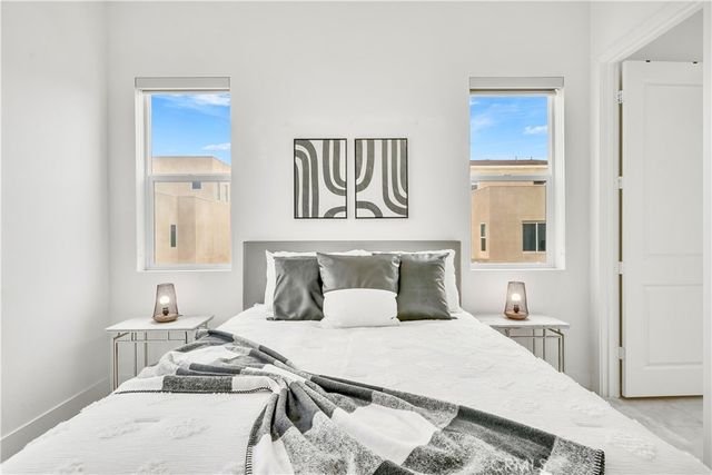 141 Sawbuck, Irvine, CA 92618
