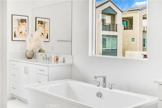 141 Sawbuck, Irvine, CA 92618