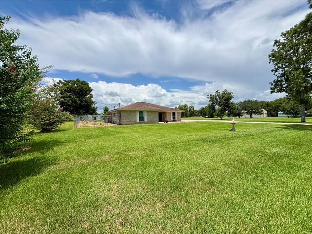 7610 Avenue L, Santa Fe, TX 77510