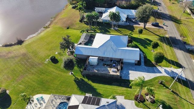 714 W Fischer Circle, Sebastian, FL 32958