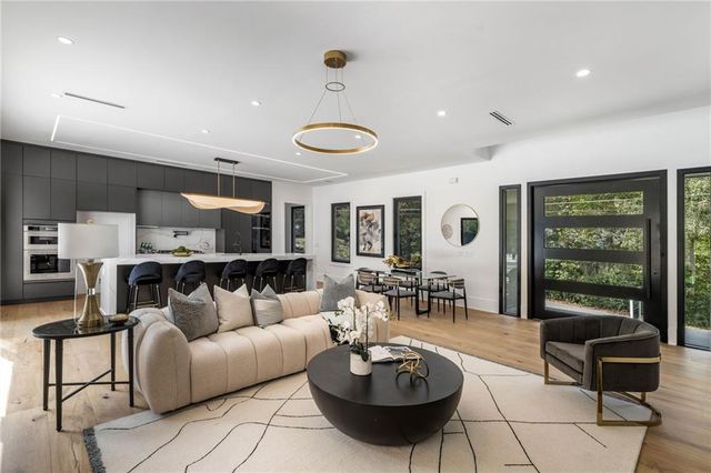 605 Hunnicutt SE Road, Mableton, GA 30126