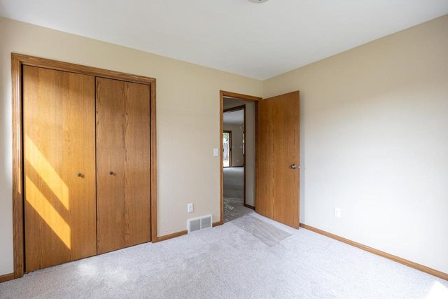 339 WINDINGBROOK DRIVE, Oshkosh, WI 54904