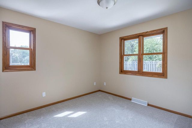 339 WINDINGBROOK DRIVE, Oshkosh, WI 54904