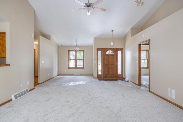 339 WINDINGBROOK DRIVE, Oshkosh, WI 54904
