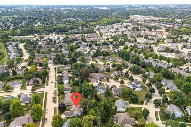 339 WINDINGBROOK DRIVE, Oshkosh, WI 54904
