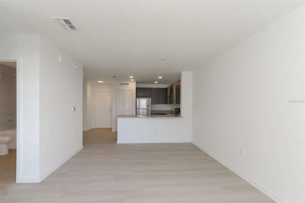Image 13 of property listing at 5579 MILLENIA BOULEVARD 515, Orlando, FL 32839