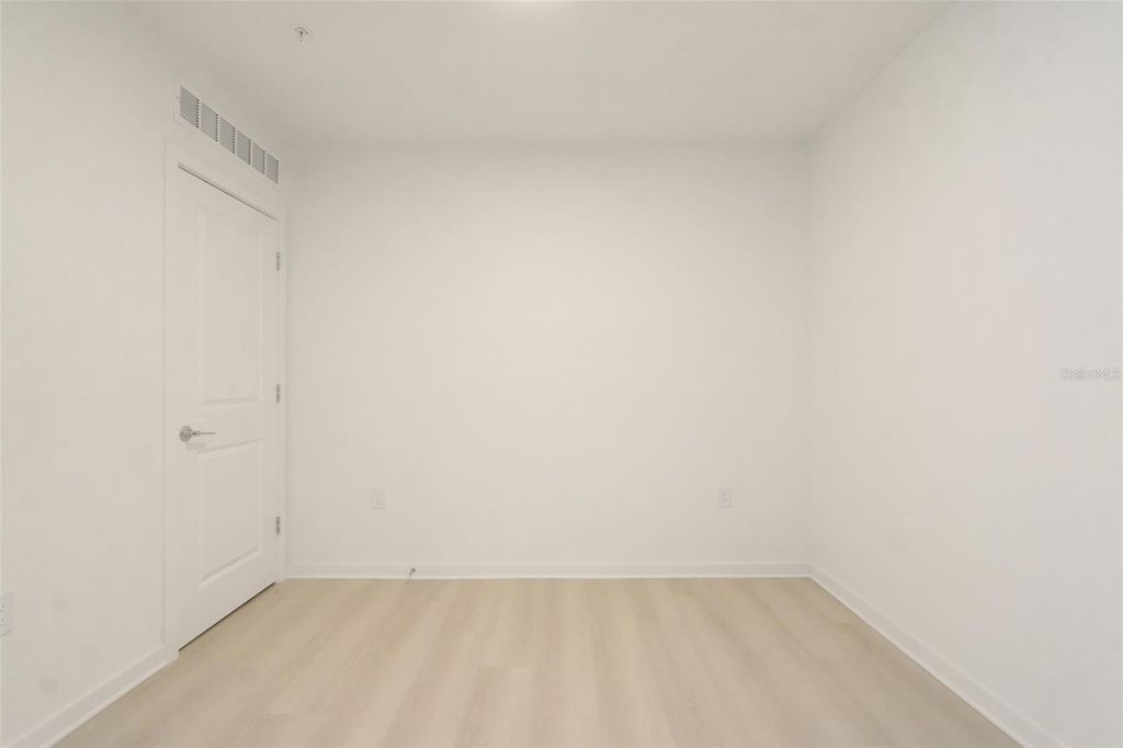 Image 15 of property listing at 5579 MILLENIA BOULEVARD 515, Orlando, FL 32839