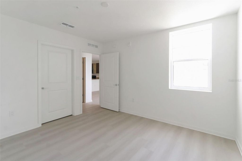 Image 17 of property listing at 5579 MILLENIA BOULEVARD 515, Orlando, FL 32839