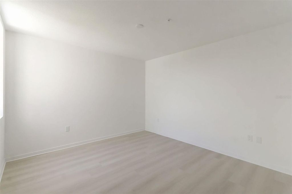 Image 20 of property listing at 5579 MILLENIA BOULEVARD 515, Orlando, FL 32839