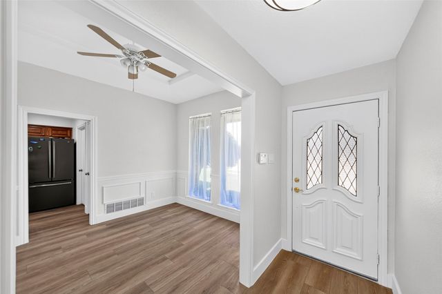 1924 Vera Cruz Drive, Carrollton, TX 75010
