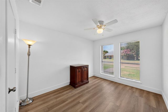 1924 Vera Cruz Drive, Carrollton, TX 75010