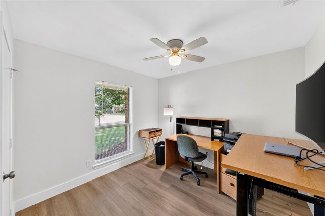 1924 Vera Cruz Drive, Carrollton, TX 75010