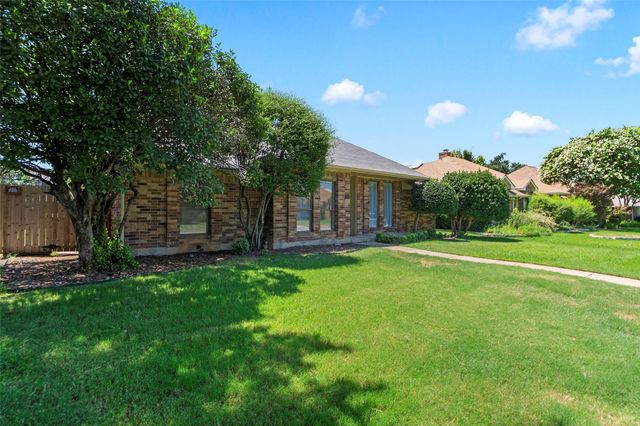 1924 Vera Cruz Drive, Carrollton, TX 75010