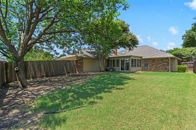 1924 Vera Cruz Drive, Carrollton, TX 75010