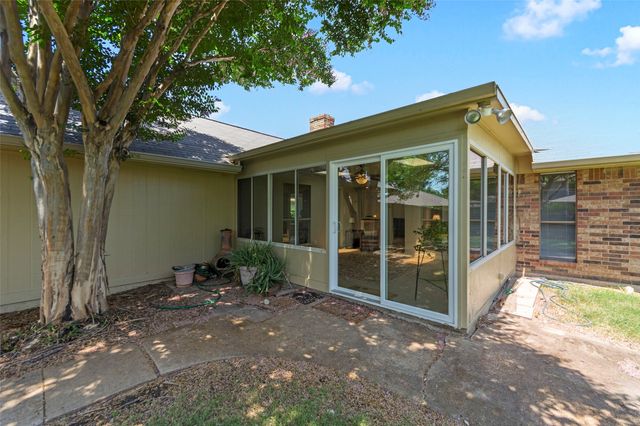 1924 Vera Cruz Drive, Carrollton, TX 75010