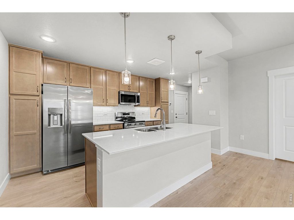 265 High Point Dr 103, Longmont, CO 80504