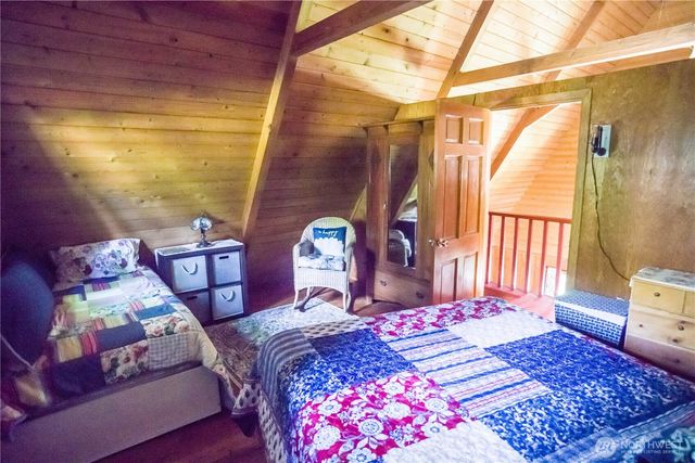 38423 570th Street Ct E, Ashford, WA 98304