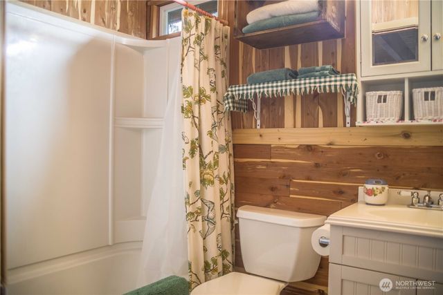 38423 570th Street Ct E, Ashford, WA 98304