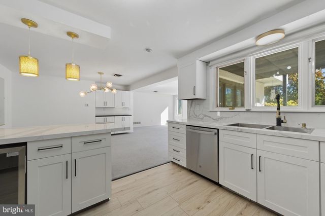 6 SOUTHVIEW PATH, Chadds Ford, PA 19317
