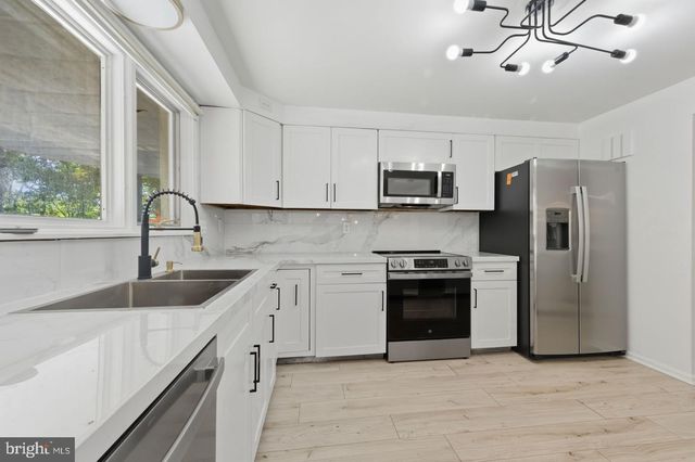6 SOUTHVIEW PATH, Chadds Ford, PA 19317