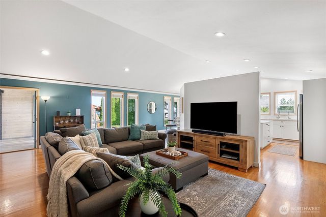 5149 NW Viewpoint Lane, Bremerton, WA 98312