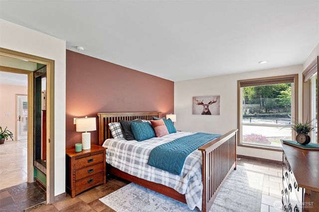 5149 NW Viewpoint Lane, Bremerton, WA 98312