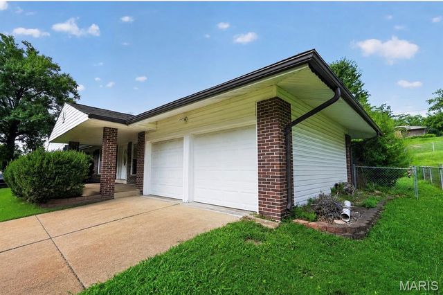 1939 Pickfair Drive, St Louis, MO 63146