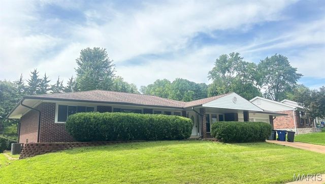 1939 Pickfair Drive, St Louis, MO 63146