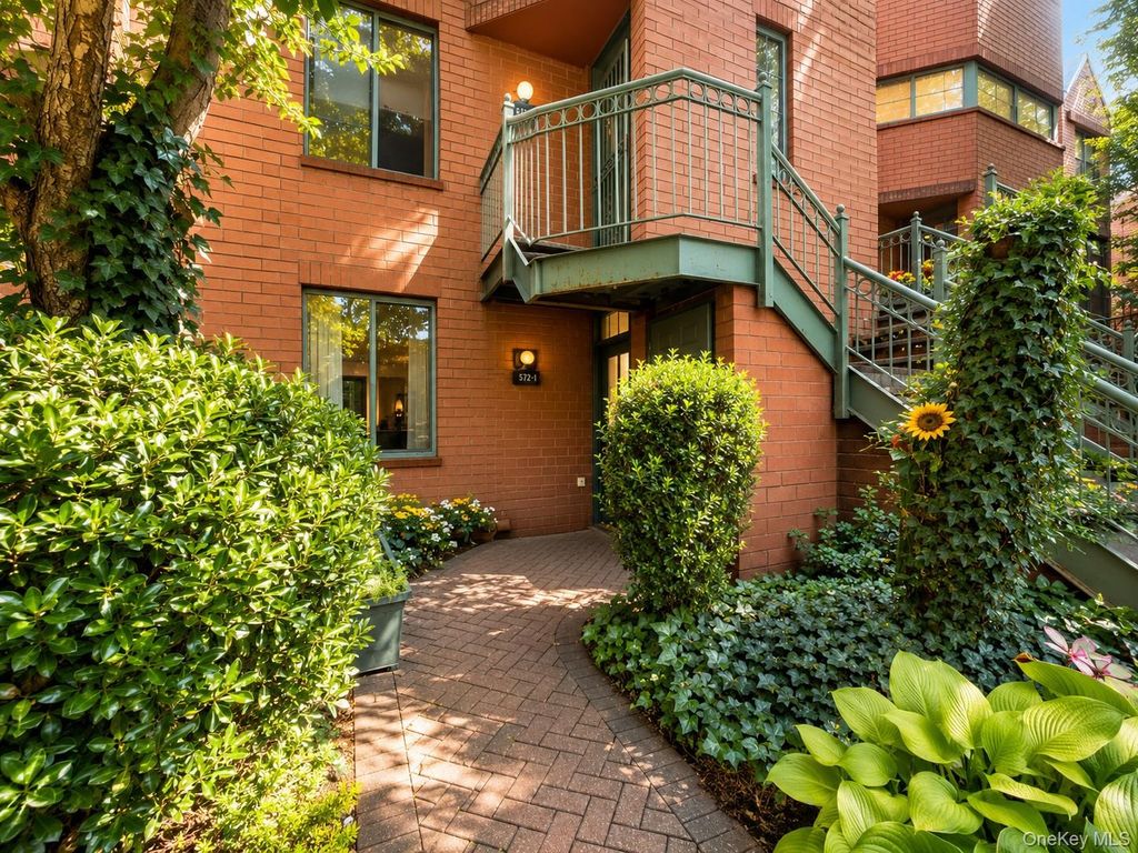 572 Louisiana Avenue 1, Brooklyn, NY 11239